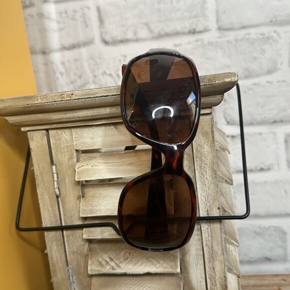 Islander Eyes Sunglasses - Picture 5 of 6